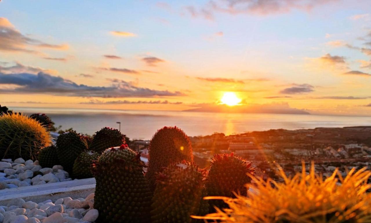 アデヘWonderful View, Huge Terrace Solarium, Private Parkingアパートメント エクステリア 写真
